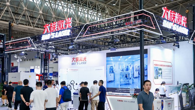 協(xié)作機(jī)器人閃耀展會，2025武漢智能工業(yè)及自動化展開創(chuàng)工業(yè)發(fā)展新篇章